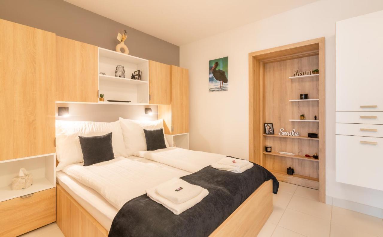 Jegmadar & Fekete Golya Apartmanok Мошонмадьяровар Экстерьер фото